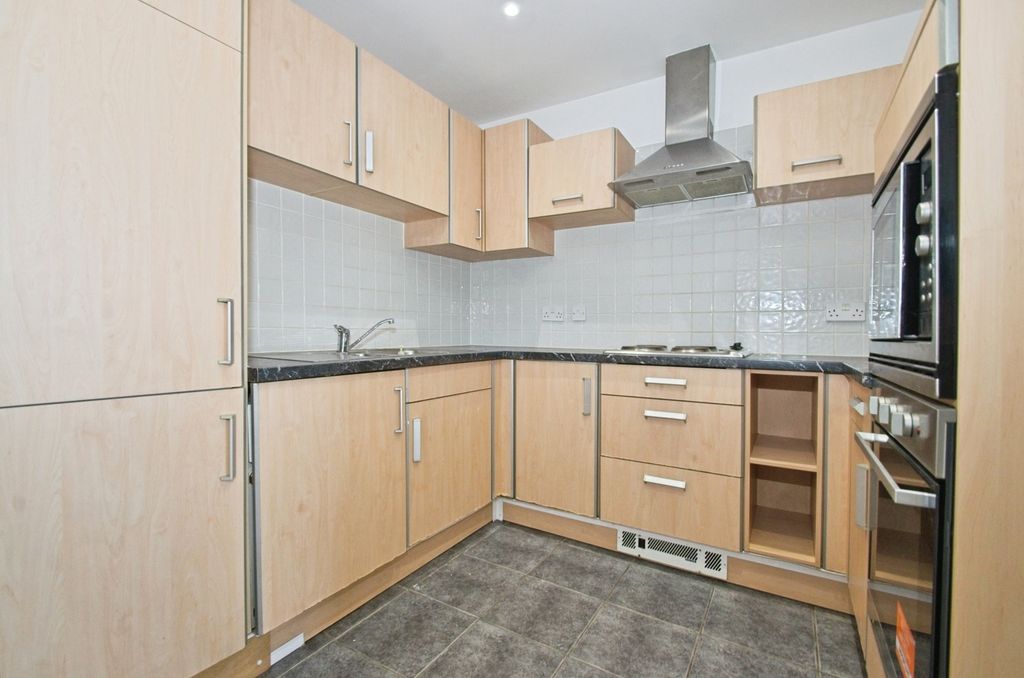 Property photo 2 of 20 Kitchen