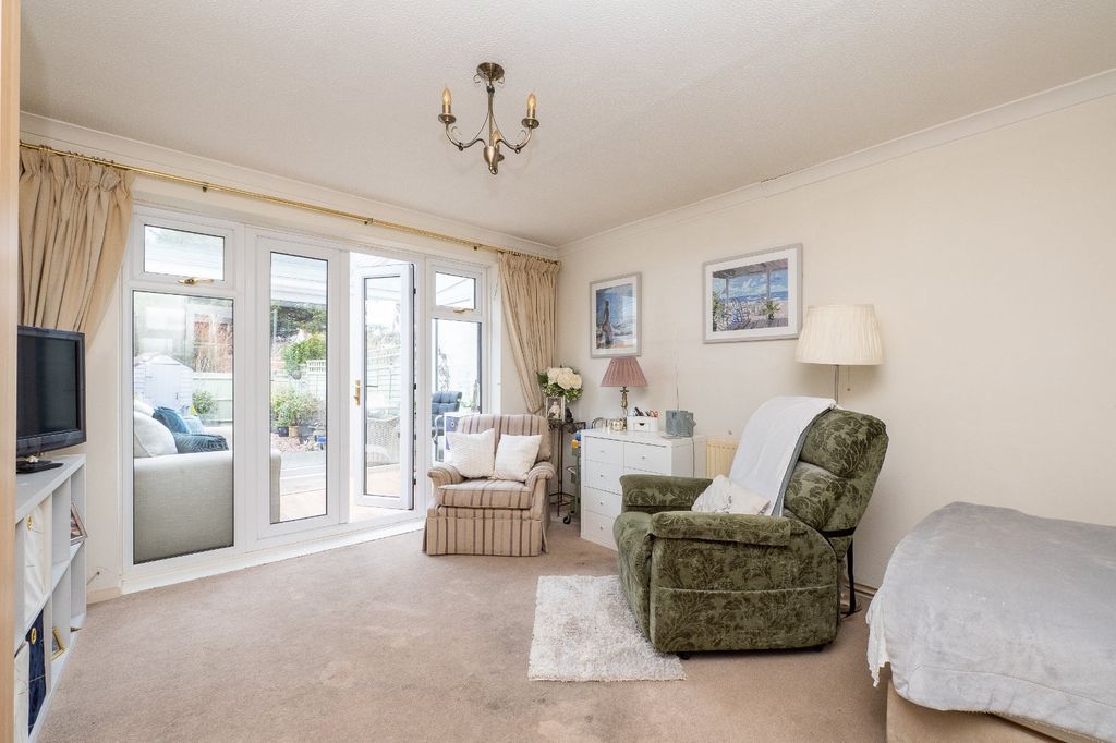 Property photo 2 of 15 Picture No. 05