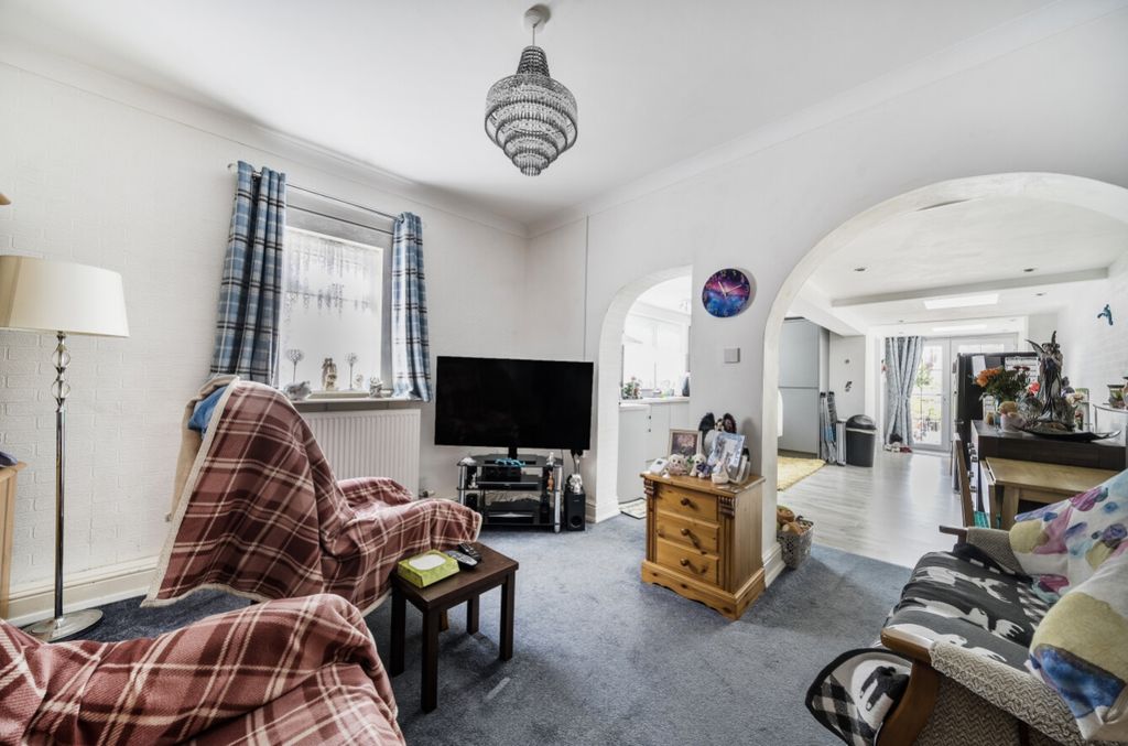 Property photo 3 of 10 1294777-16-682c64d2621Ba-Arw
