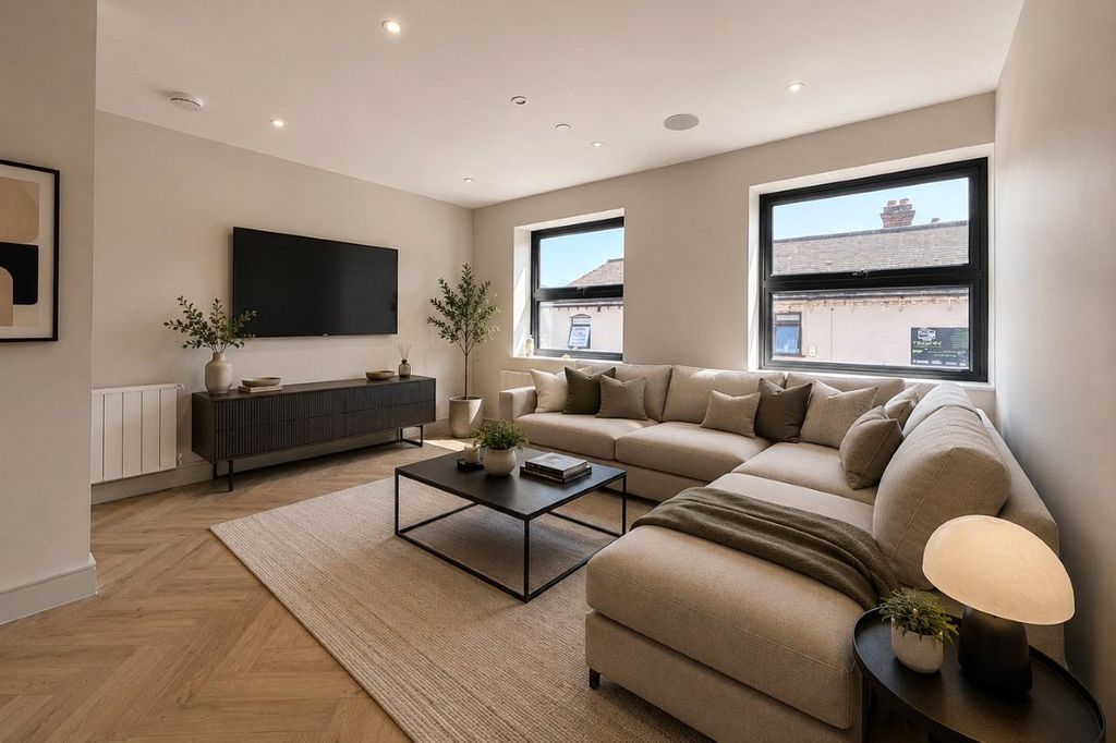 Property photo 1 of 7 Living Area