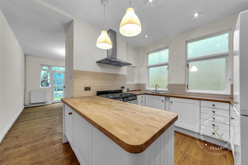 Property photo 3 of 22 Clive-Road-22.Jpg