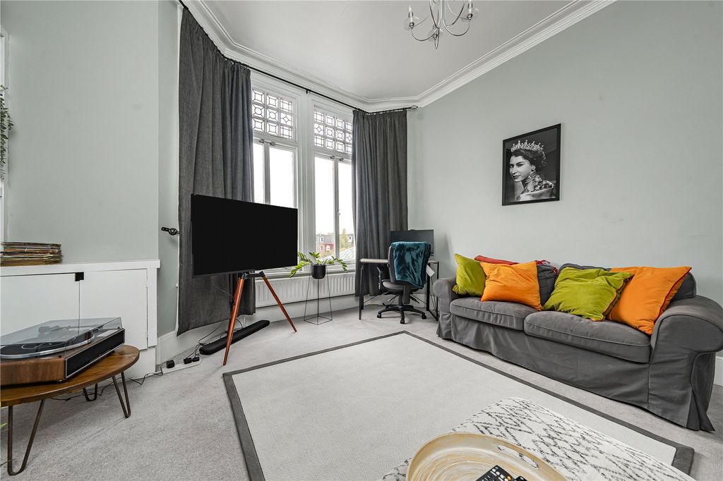 Property photo 3 of 11 Picture No. 13