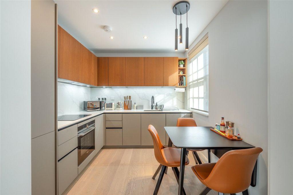 Property photo 2 of 19 Picture No. 28