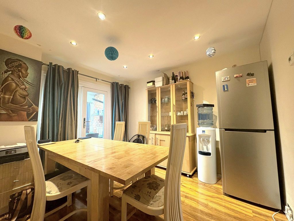 Property photo 3 of 10 2