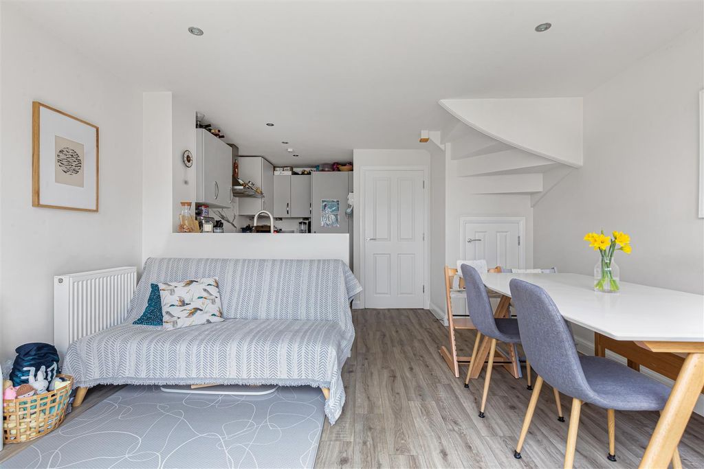 Property photo 2 of 20 13_72484.Jpg