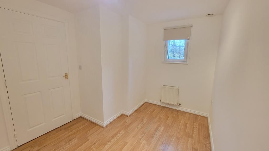 Property photo 3 of 10 Bedroom 3