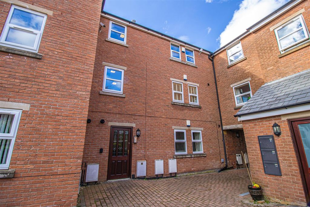 Property photo 1 of 8 Block Front