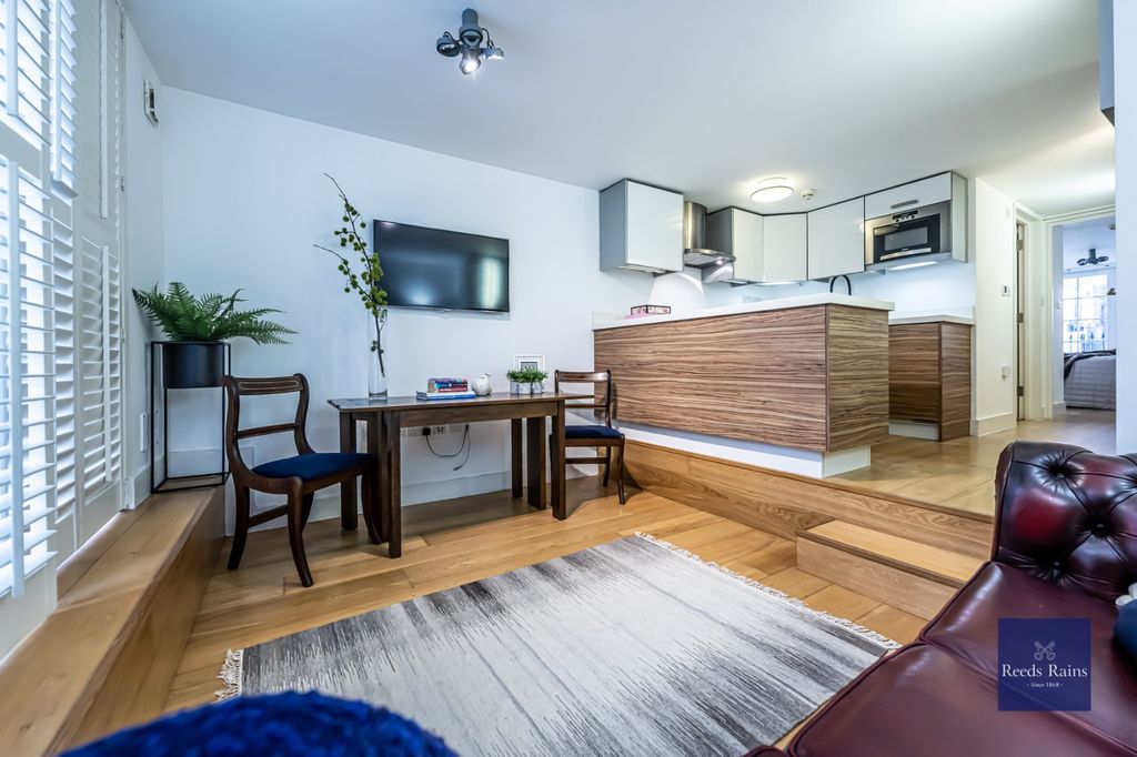 Property photo 2 of 16 Reception