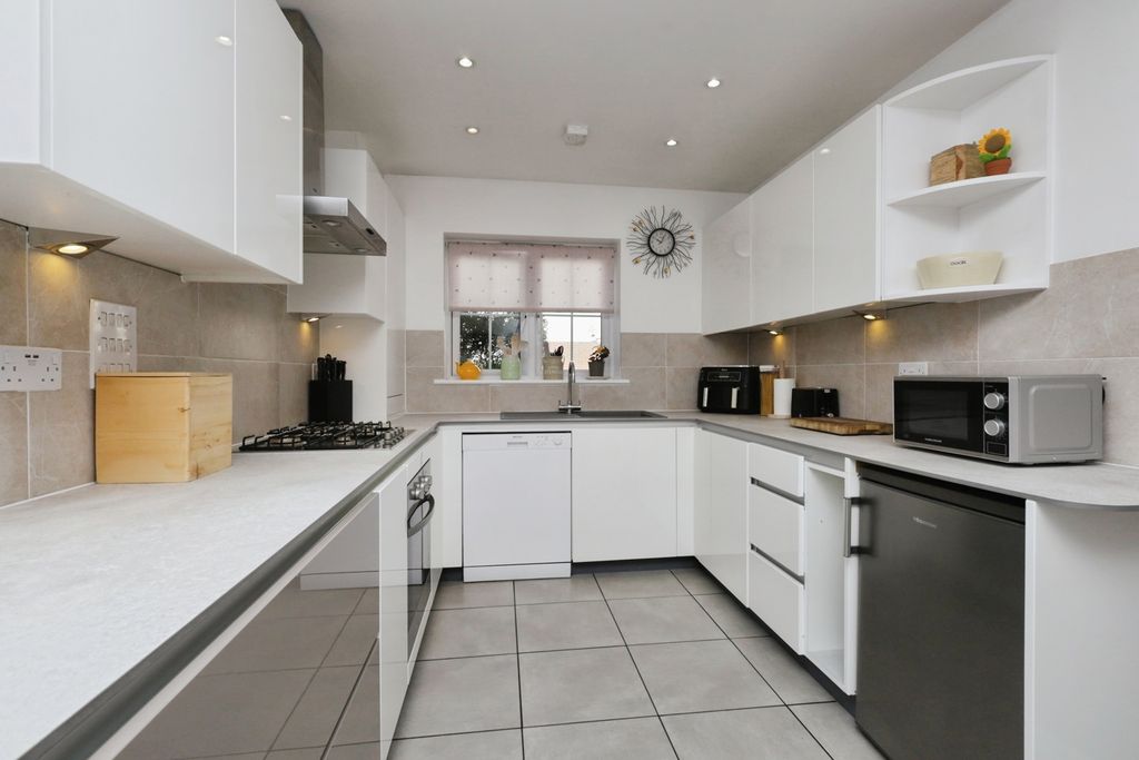 Property photo 3 of 21 Pbox-Img.Jpg