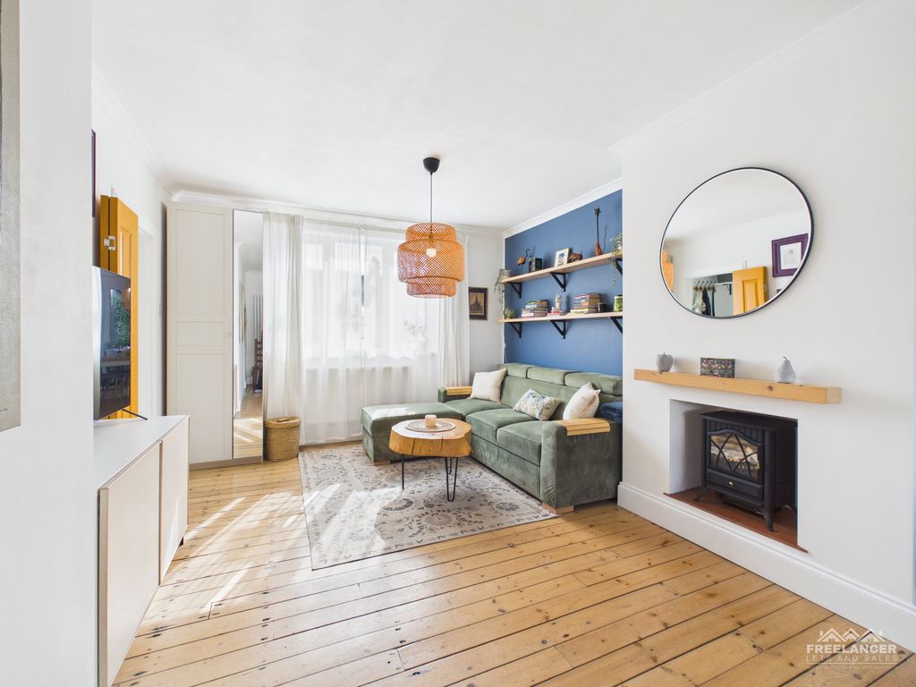 Property photo 3 of 19 Living Room