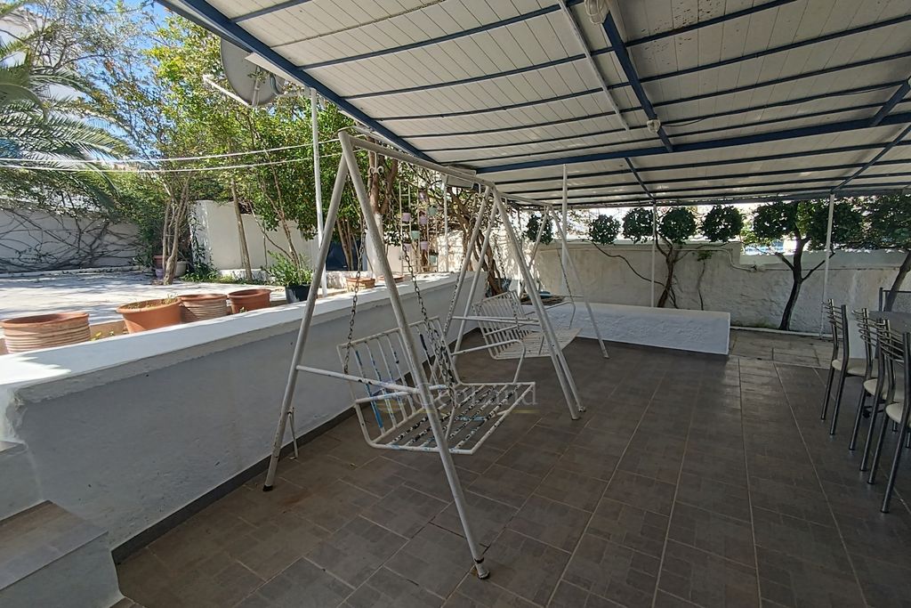 Property photo 1 of 33