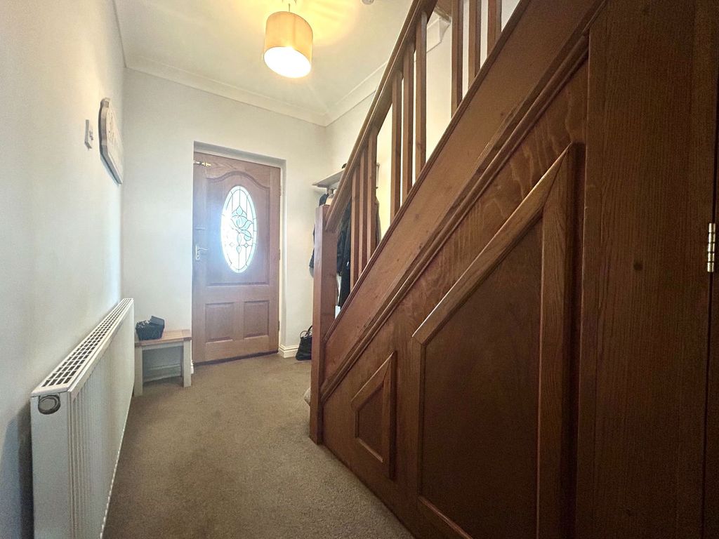 Property photo 3 of 25