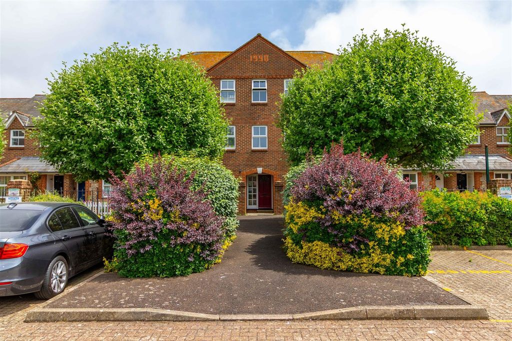 Property photo 1 of 16 Park.Jpg