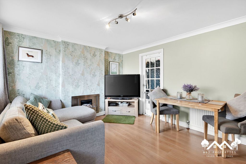 Property photo 3 of 31