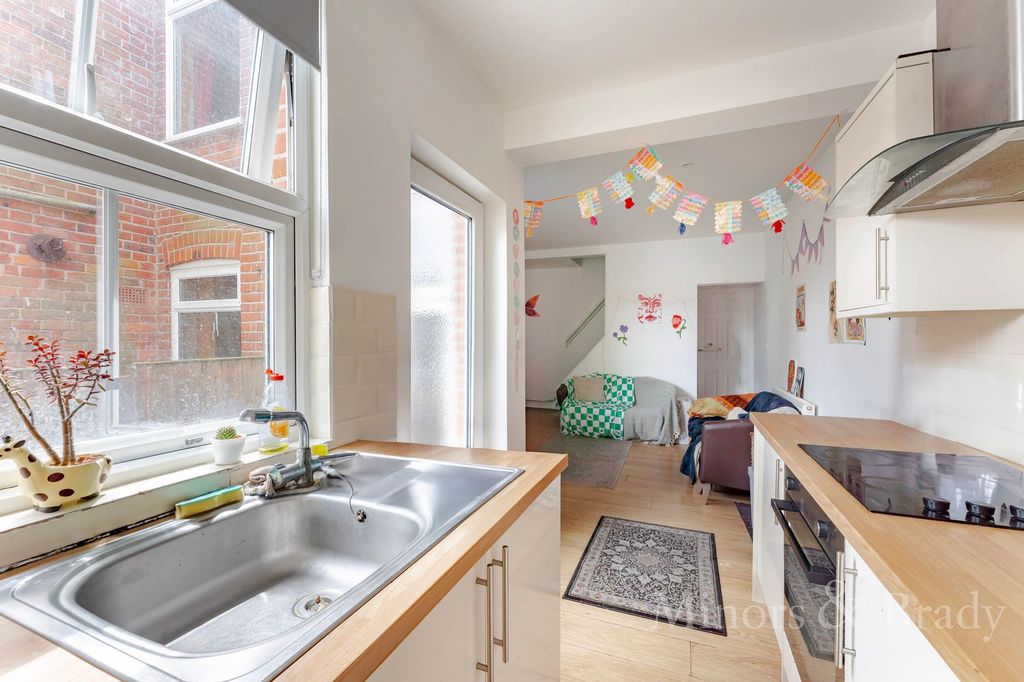 Property photo 3 of 14