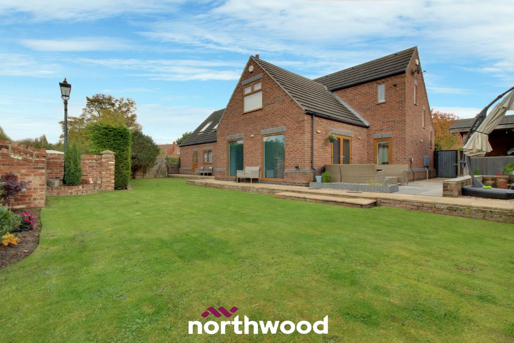 Property photo 2 of 38