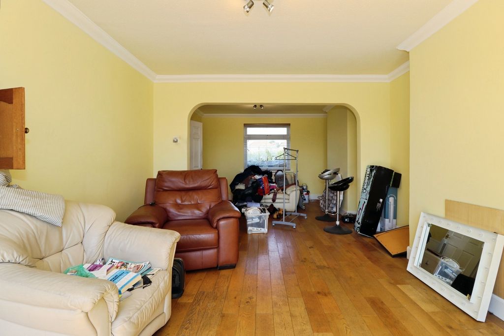 Property photo 3 of 11 Pbox-Img.Jpg