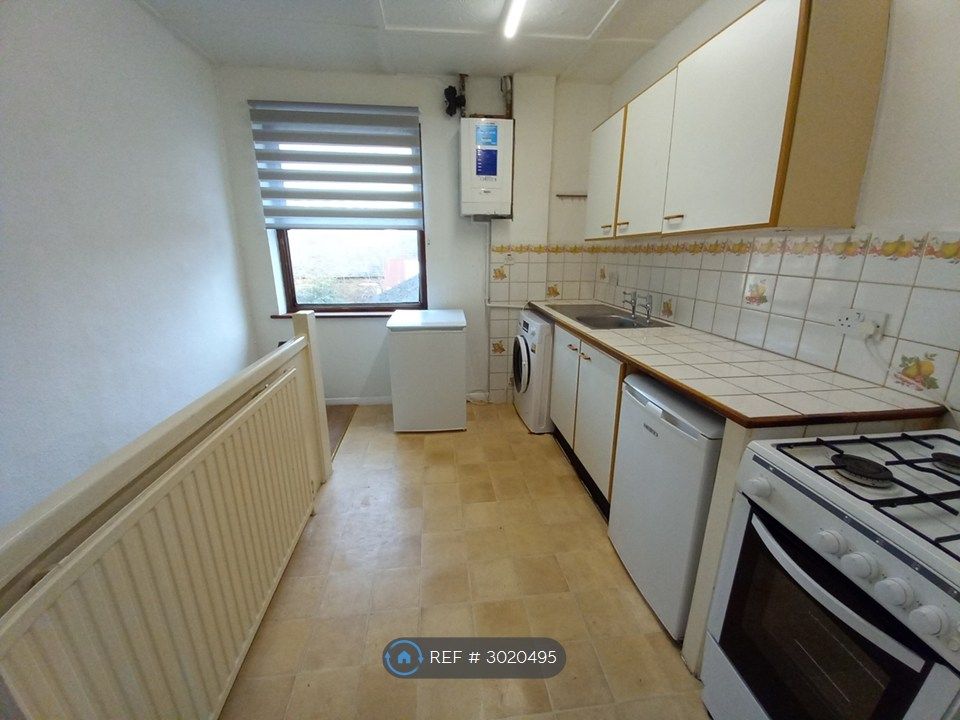 Property photo 2 of 6 Kitchen - Separate Area From Studio Room