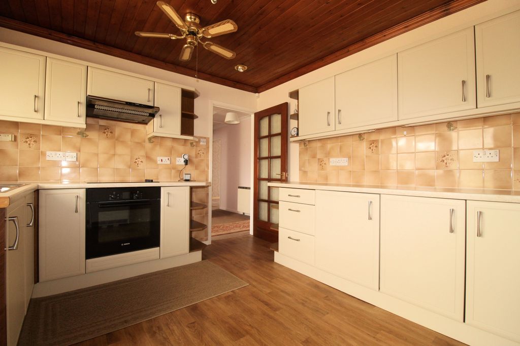 Property photo 2 of 14 Img_40522
