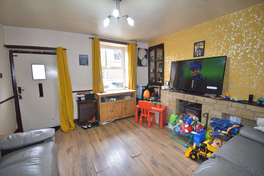 Property photo 2 of 7 Sitting Room