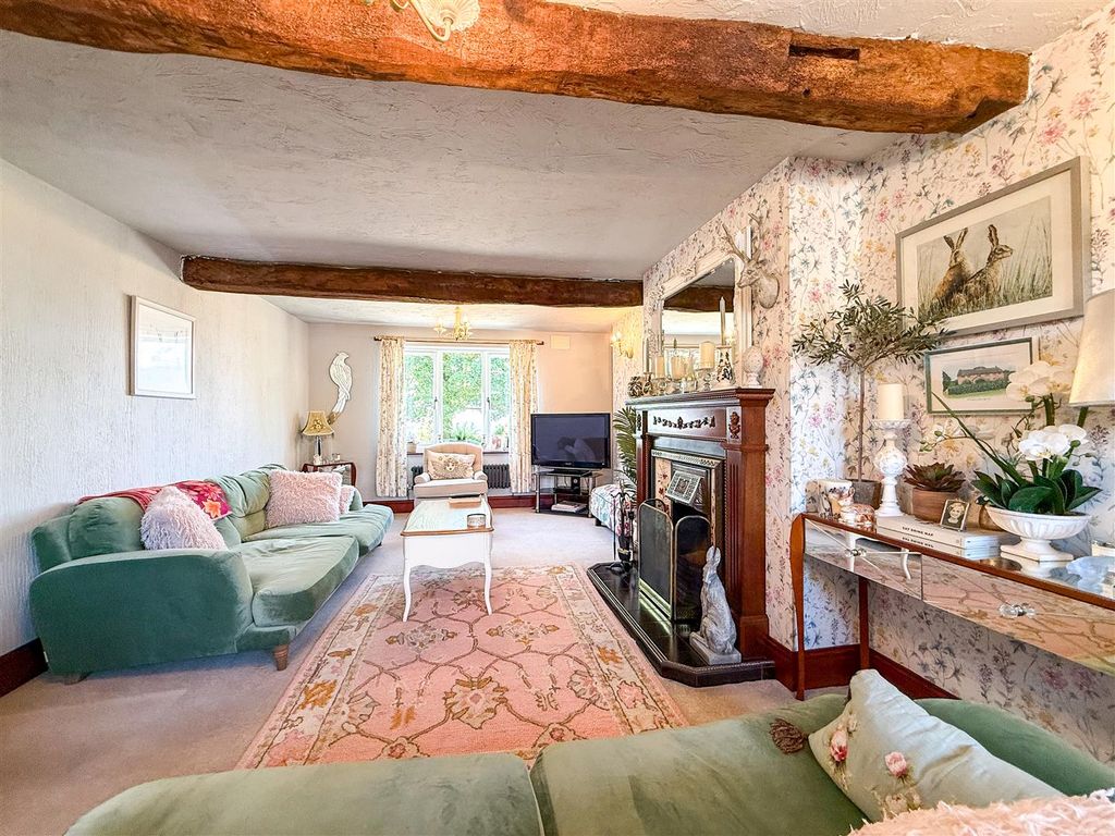 4 bed property for saleCongleton Edge, Congleton CW12 photo 4