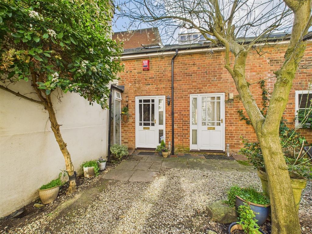 Property photo 1 of 10 Cam04907G0-Pr0109-Still014.Jpg