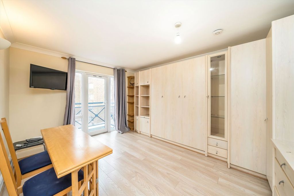 Property photo 3 of 8