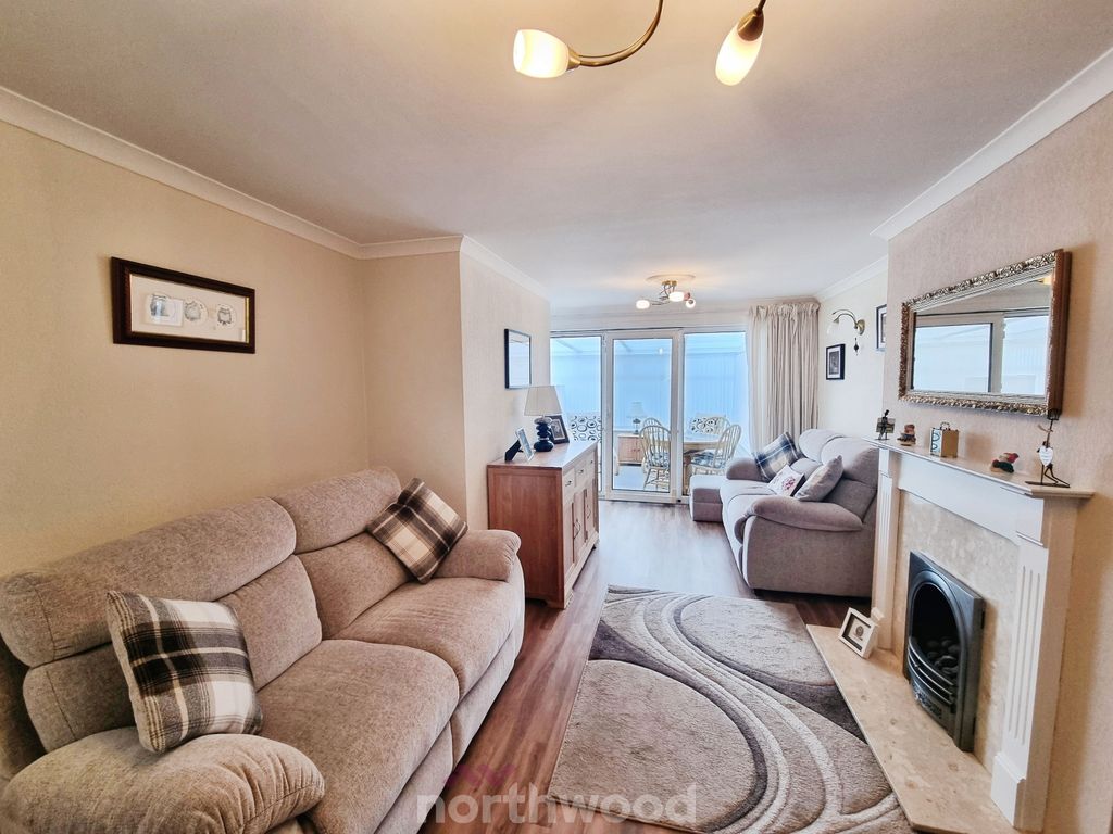 Property photo 2 of 21