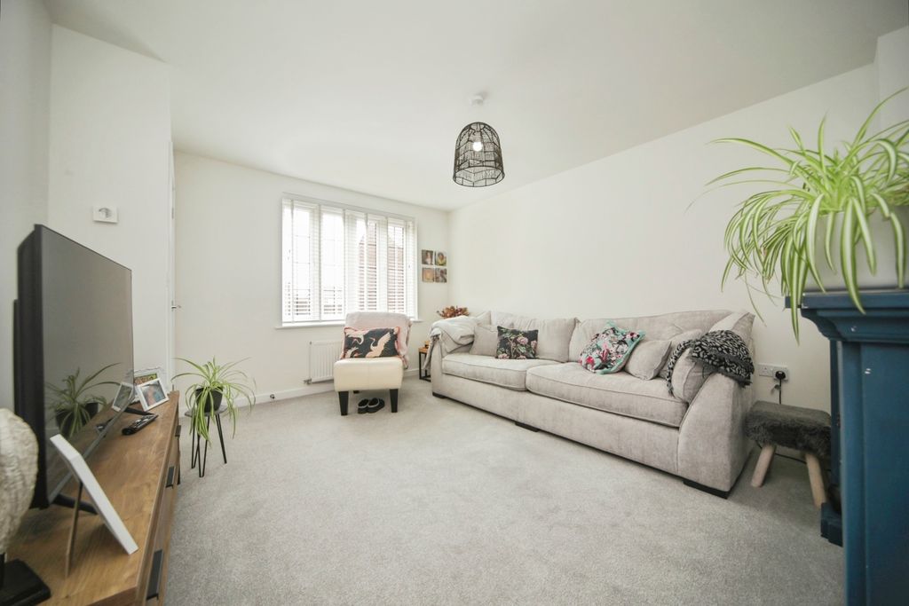 Property photo 2 of 19 Pbox-Img.Jpg