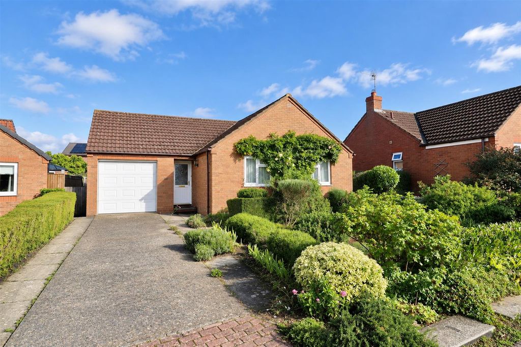 Property photo 1 of 11
