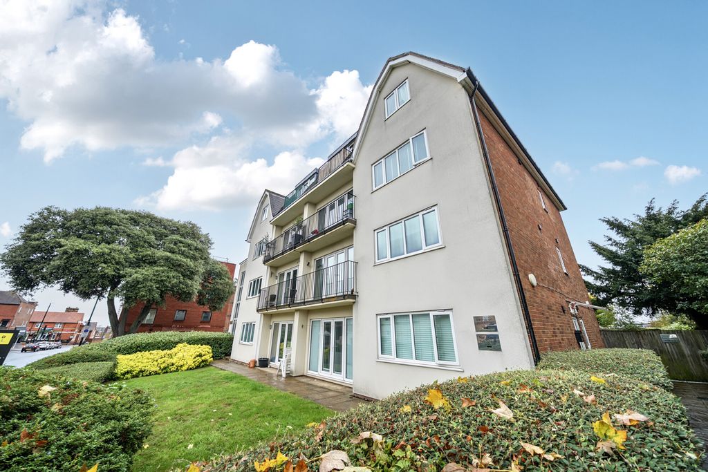 Property photo 1 of 21 External