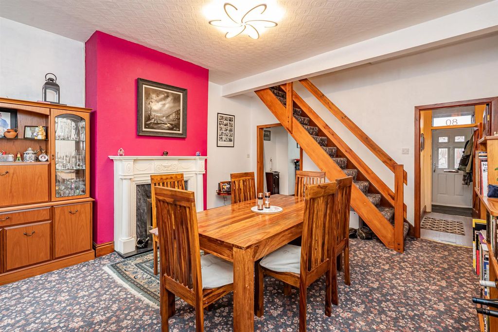 Property photo 3 of 21 Dining Room