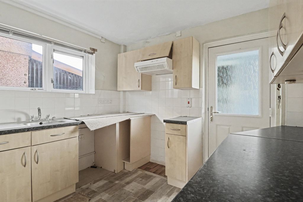 Property photo 2 of 19 18 Bakersfield, Winsham, Chard, Ta20 4Jn