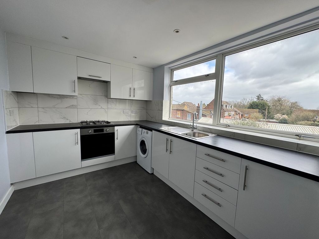 Property photo 2 of 15 Kitchen