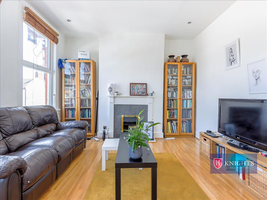 Property photo 3 of 10