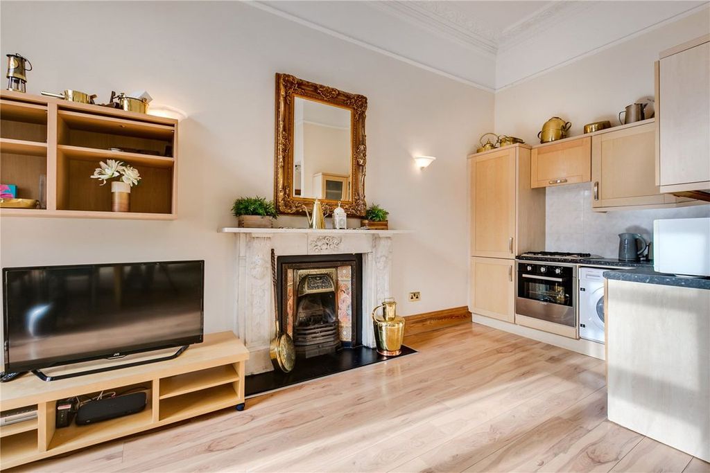 Property photo 2 of 6