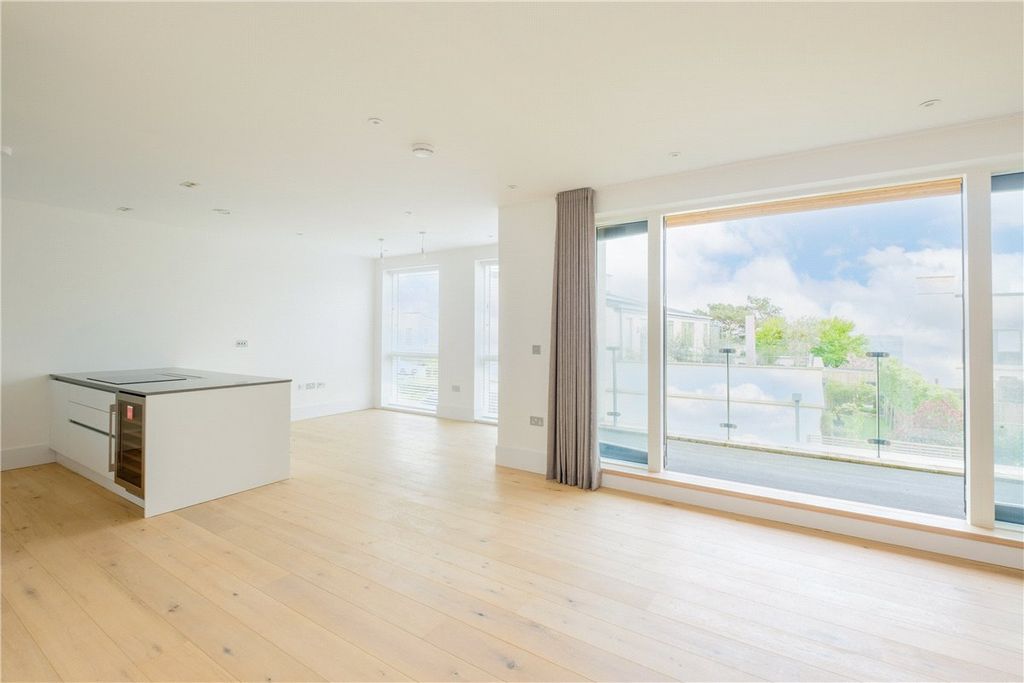 Property photo 3 of 11 Picture No. 20