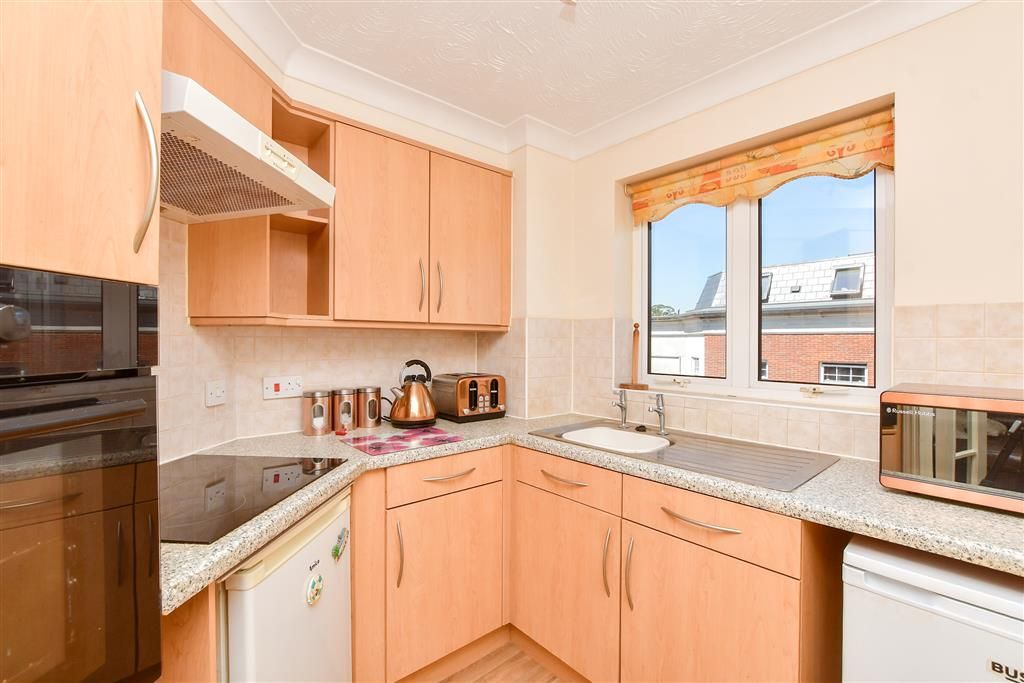 Property photo 2 of 8 Kitchen