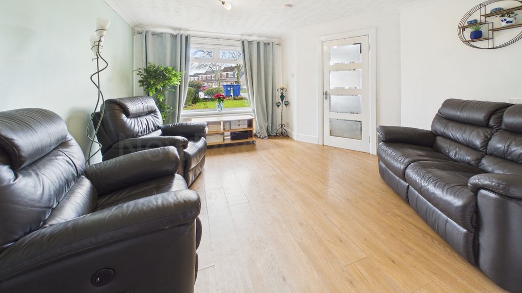 Property photo 3 of 23 Photo 11