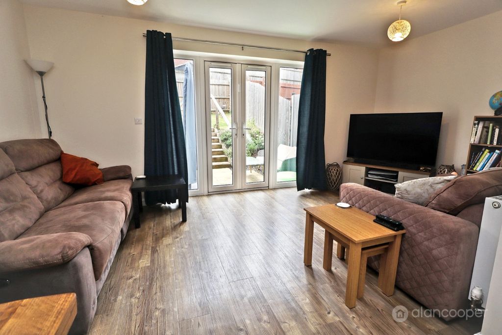 Property photo 2 of 26 4763323