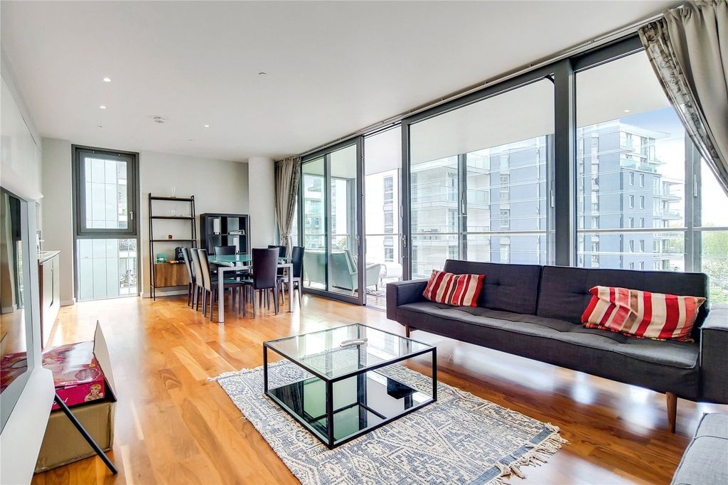 Property photo 1 of 9