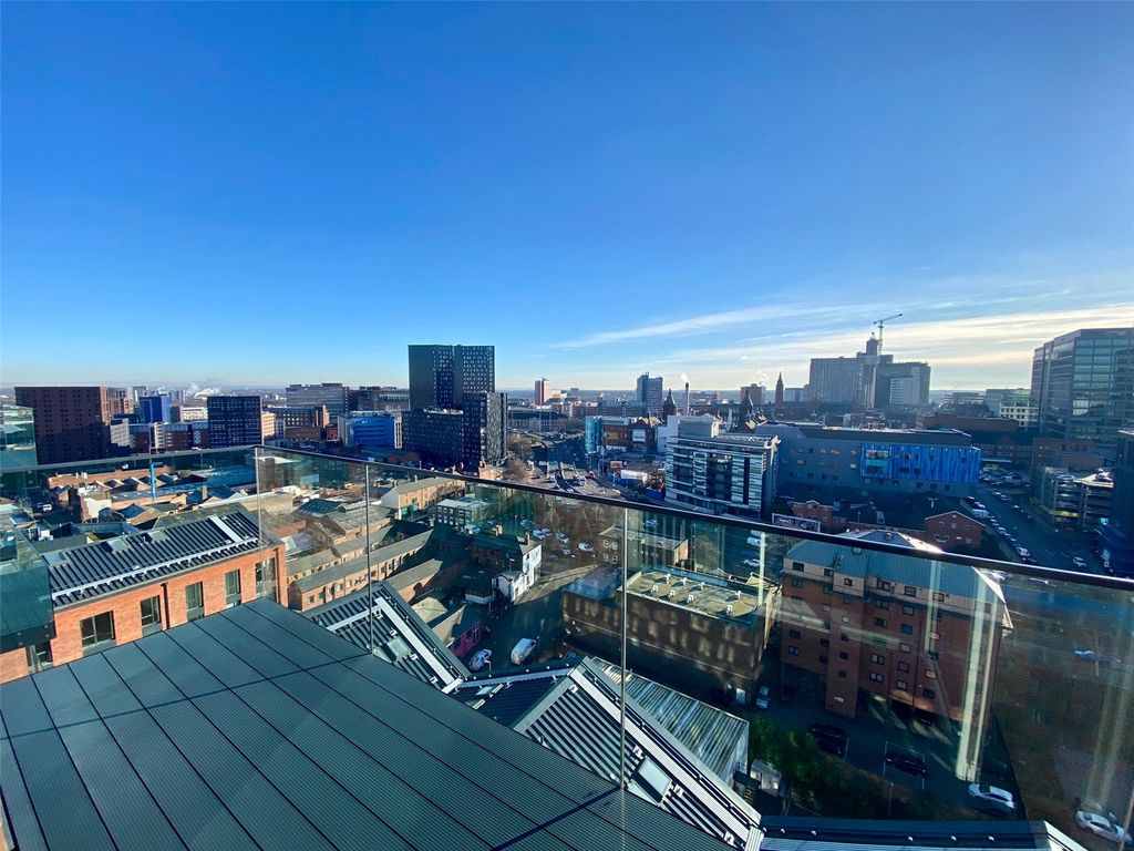 Property photo 2 of 7 Balcony