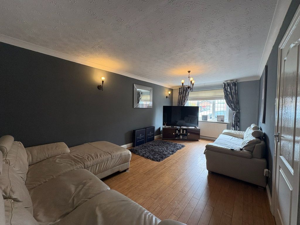 Property photo 3 of 31