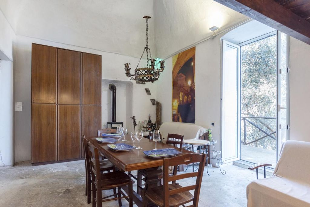 Property photo 1 of 40