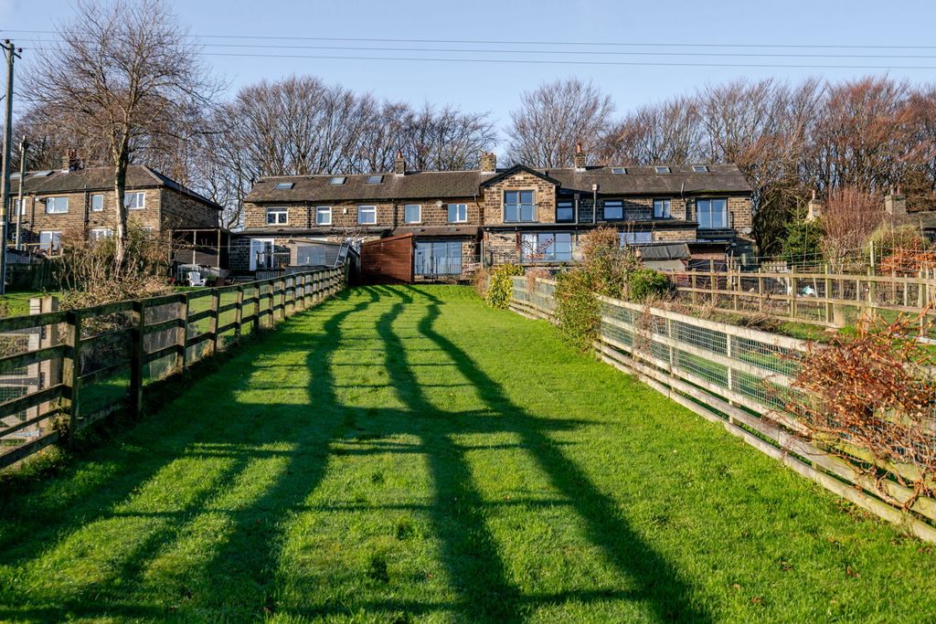 Property photo 3 of 34