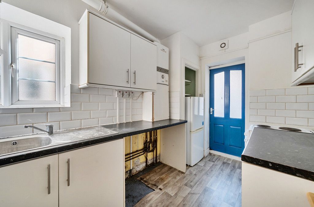 Property photo 3 of 13 Kitchen