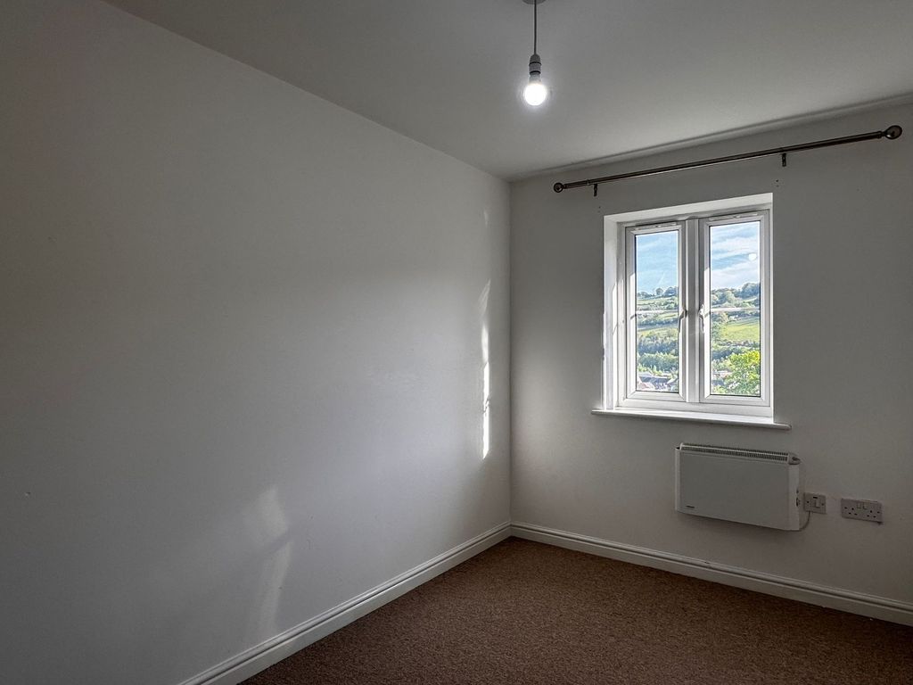 Additional image 7 of 2 bed flat to rentApartment 5E, Valley Court NP11
