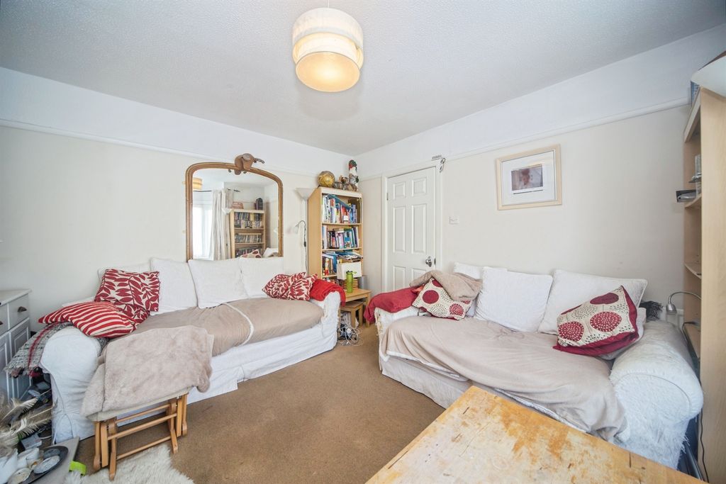 Property photo 3 of 19