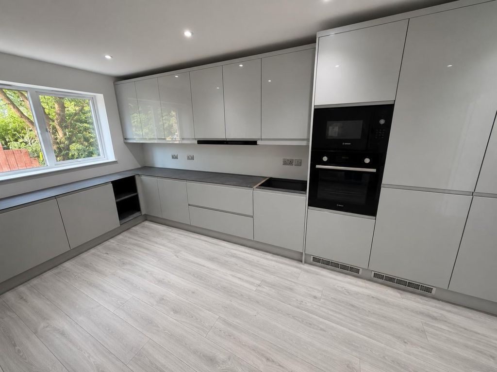 Property photo 1 of 19 Kitchen.Jpg