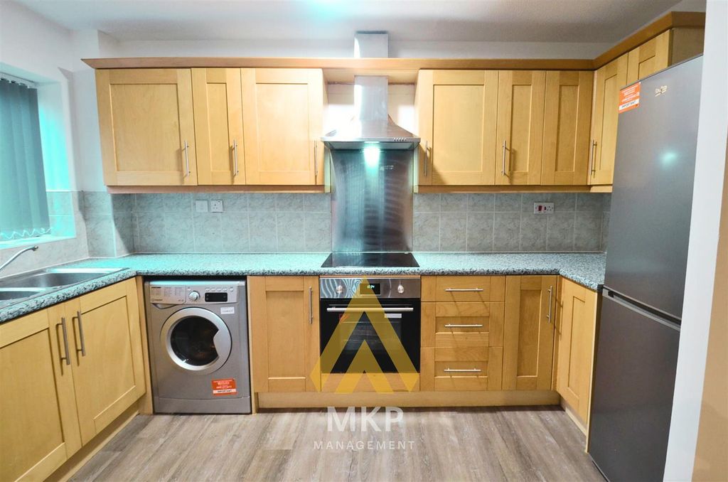Property photo 3 of 10 Au1Kdacrykgo7Eywn28Dog.Png